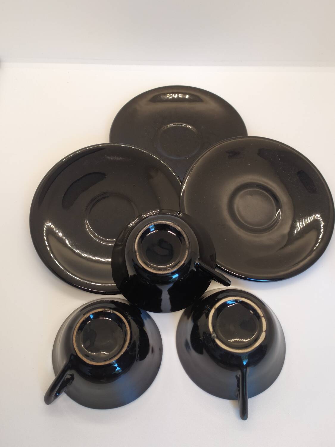 Set of 7 cups and saucers from the 50s.