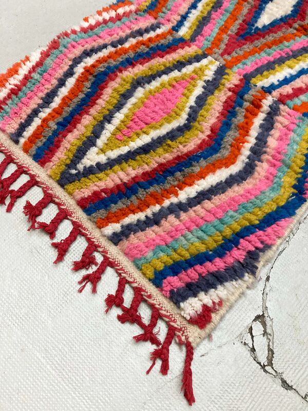 Tapis berbère marocain Boujaad couloir à losanges multicolores 336x80cm