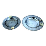 2 anciens plateaux de service rond poignées bronze et finition chromée Art
