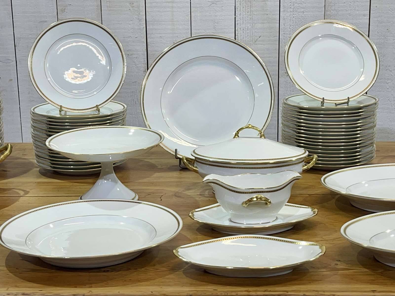 Service en porcelaine de Limoges - 107 pièces - années 1960