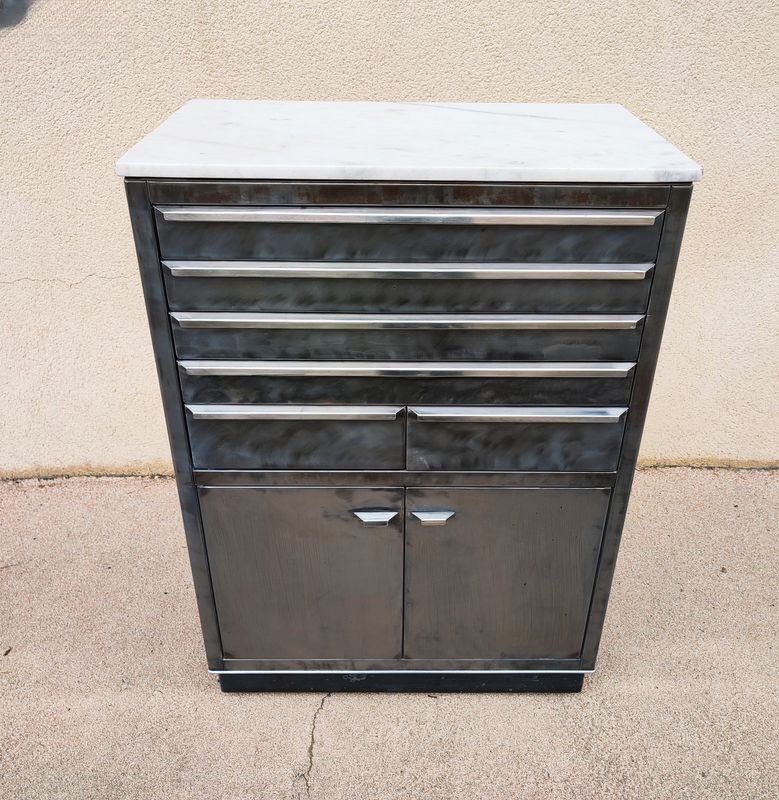 Vintage dentist furniture – Industrial style, steel, marble, ideal for lofts and workshops.