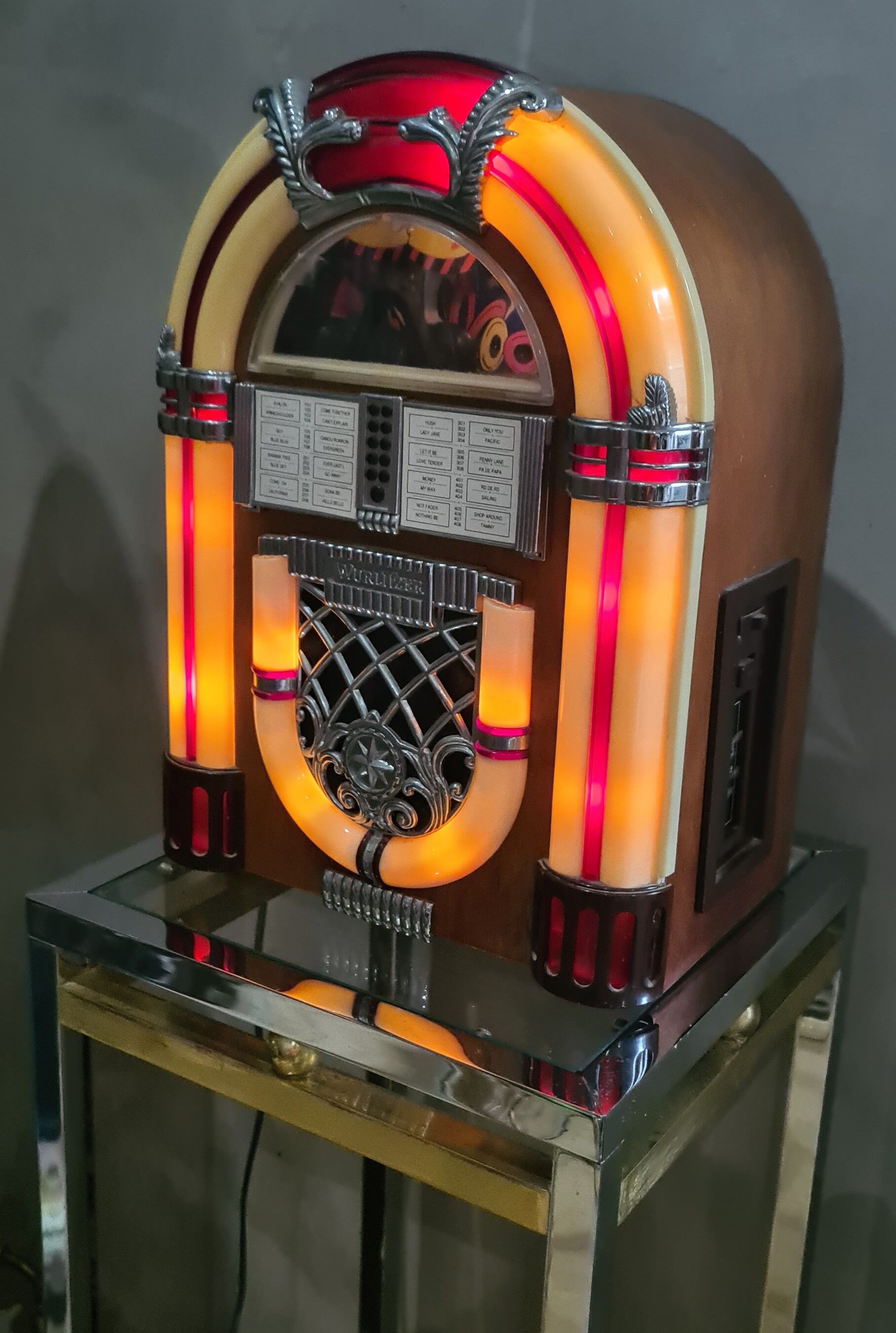 Jukebox wurlitzer cassette 1975 très deco