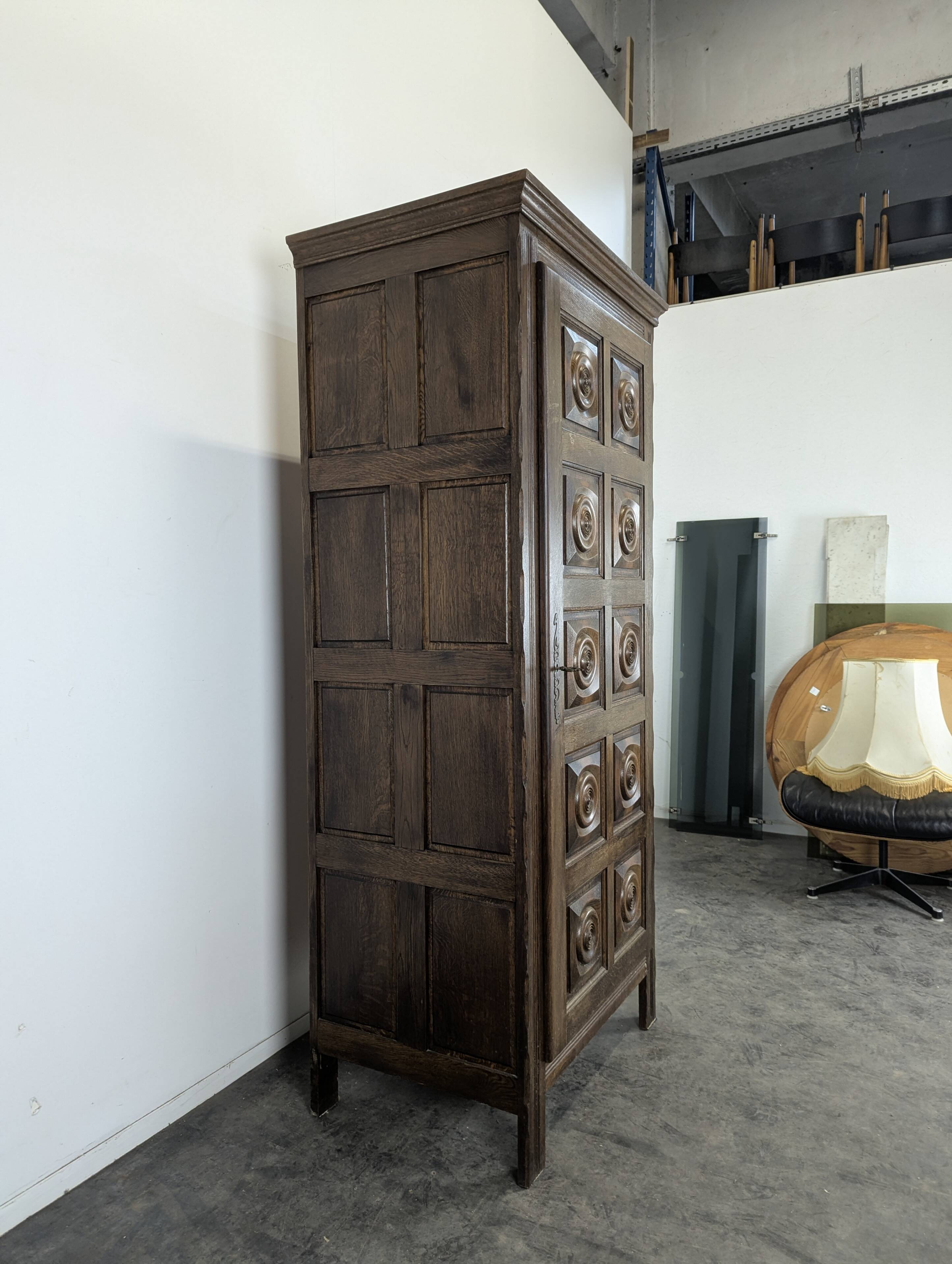 Brutalist bonnetière in the spirit of Dudouyt.