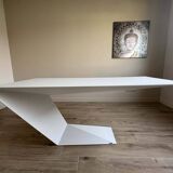 White lacquered desk model Furtif by Daniel Rode for Roche Bobois