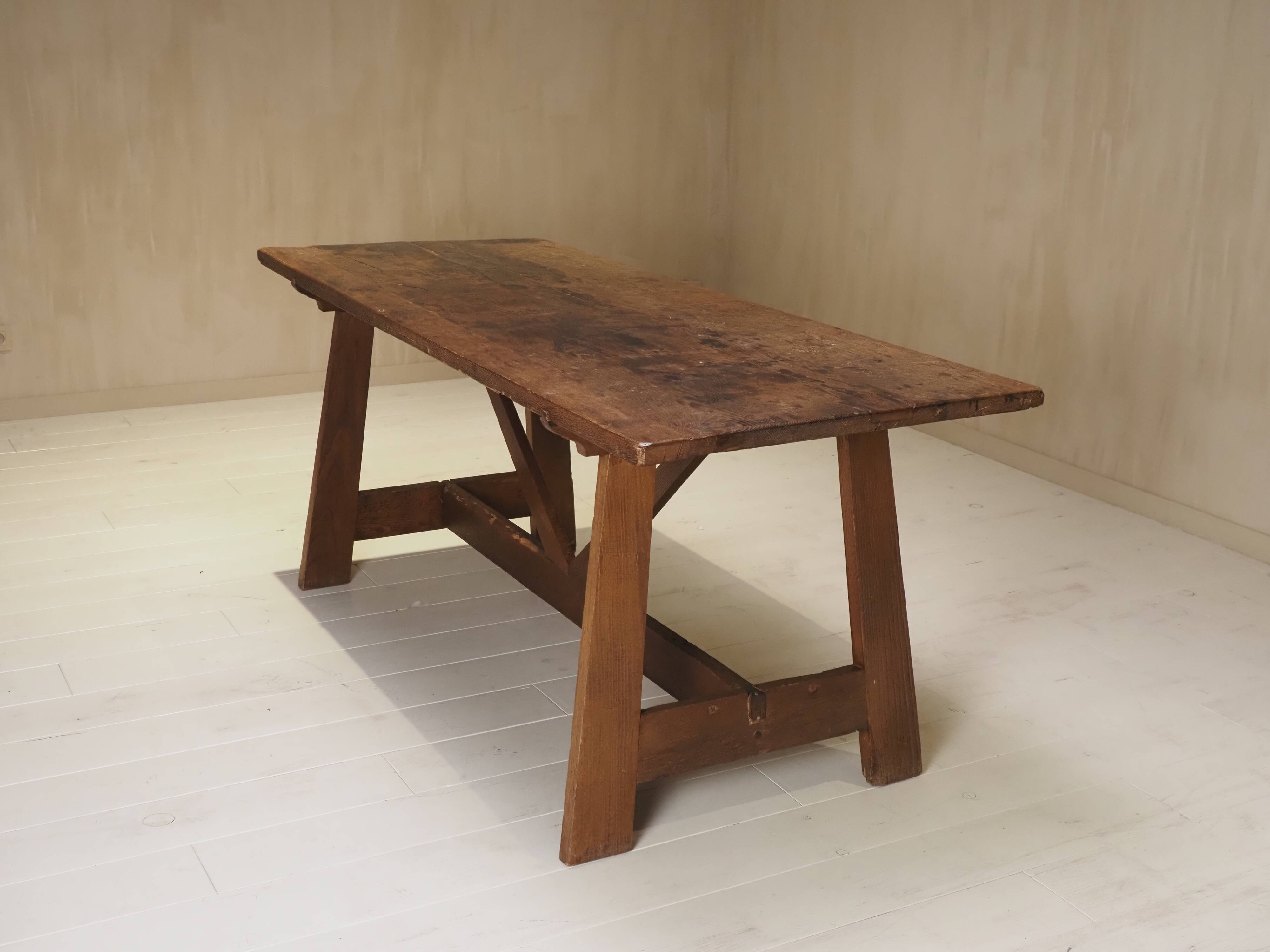 19th-century Italian dining table