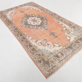 Tapis vintage orange et beige à médaillon central patiné, 157x299 Cm