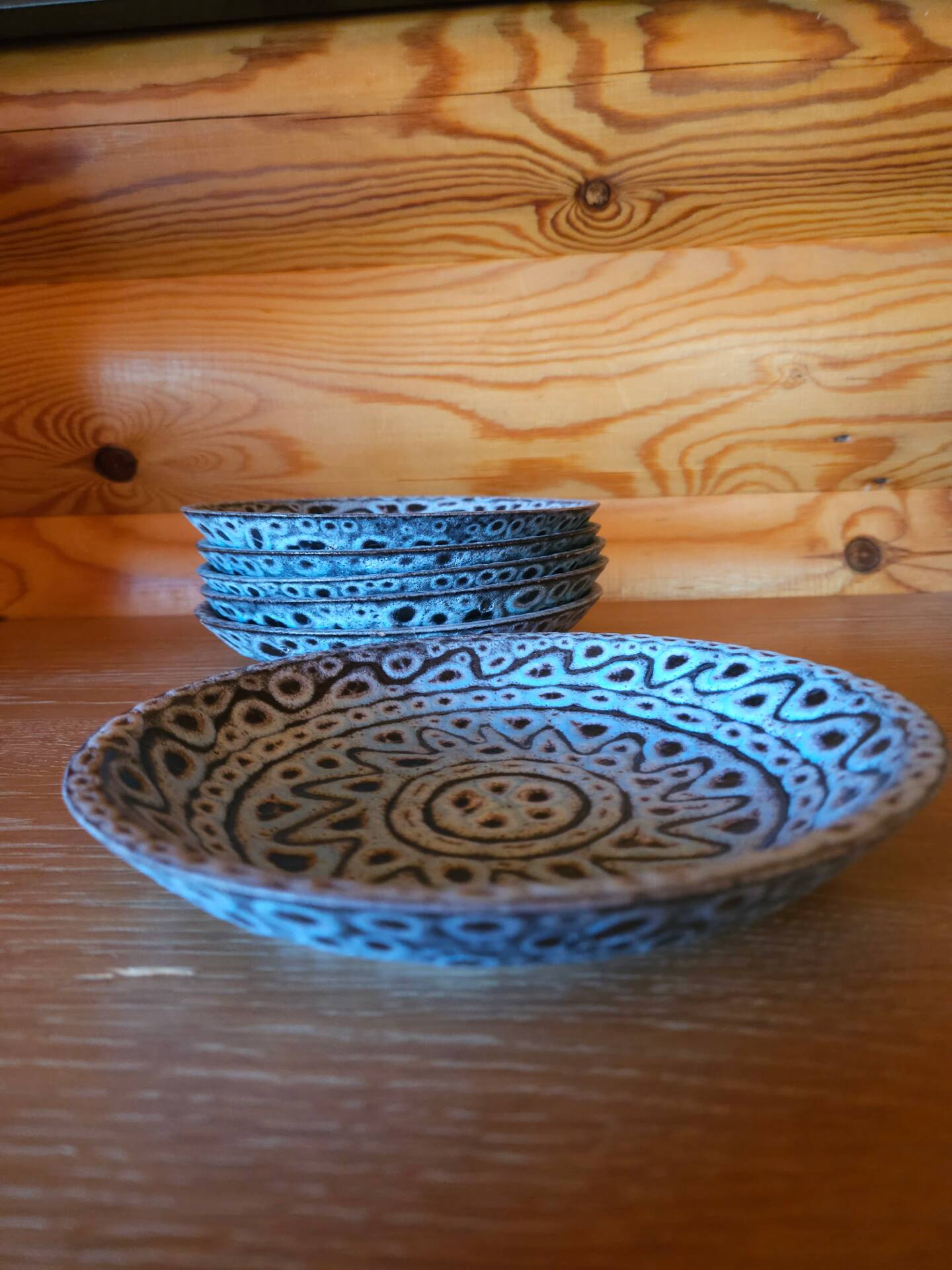 6 ceramic plates
