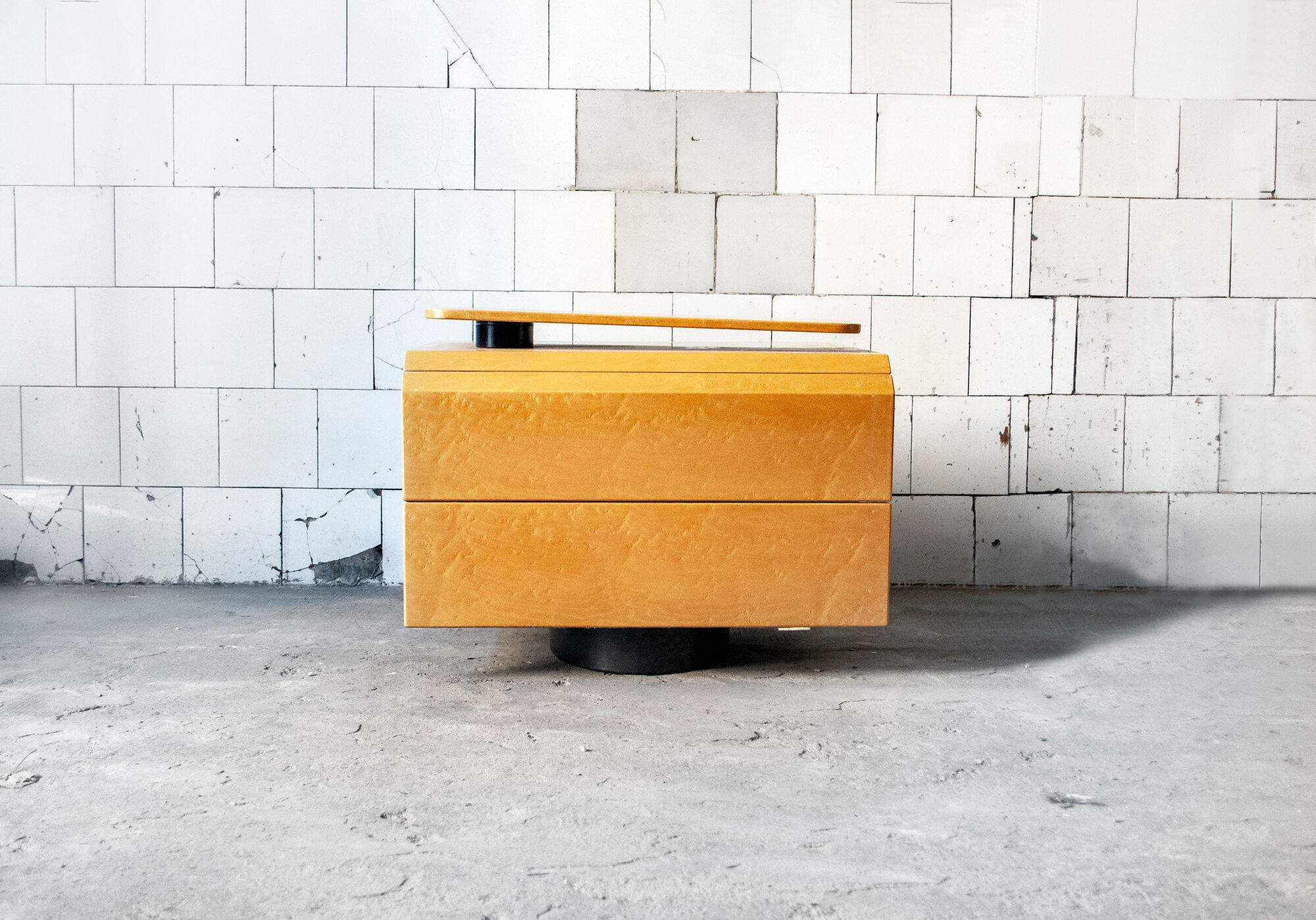 Pair of bedside tables by Giovanni Offredi for Saporiti Italia 1970s