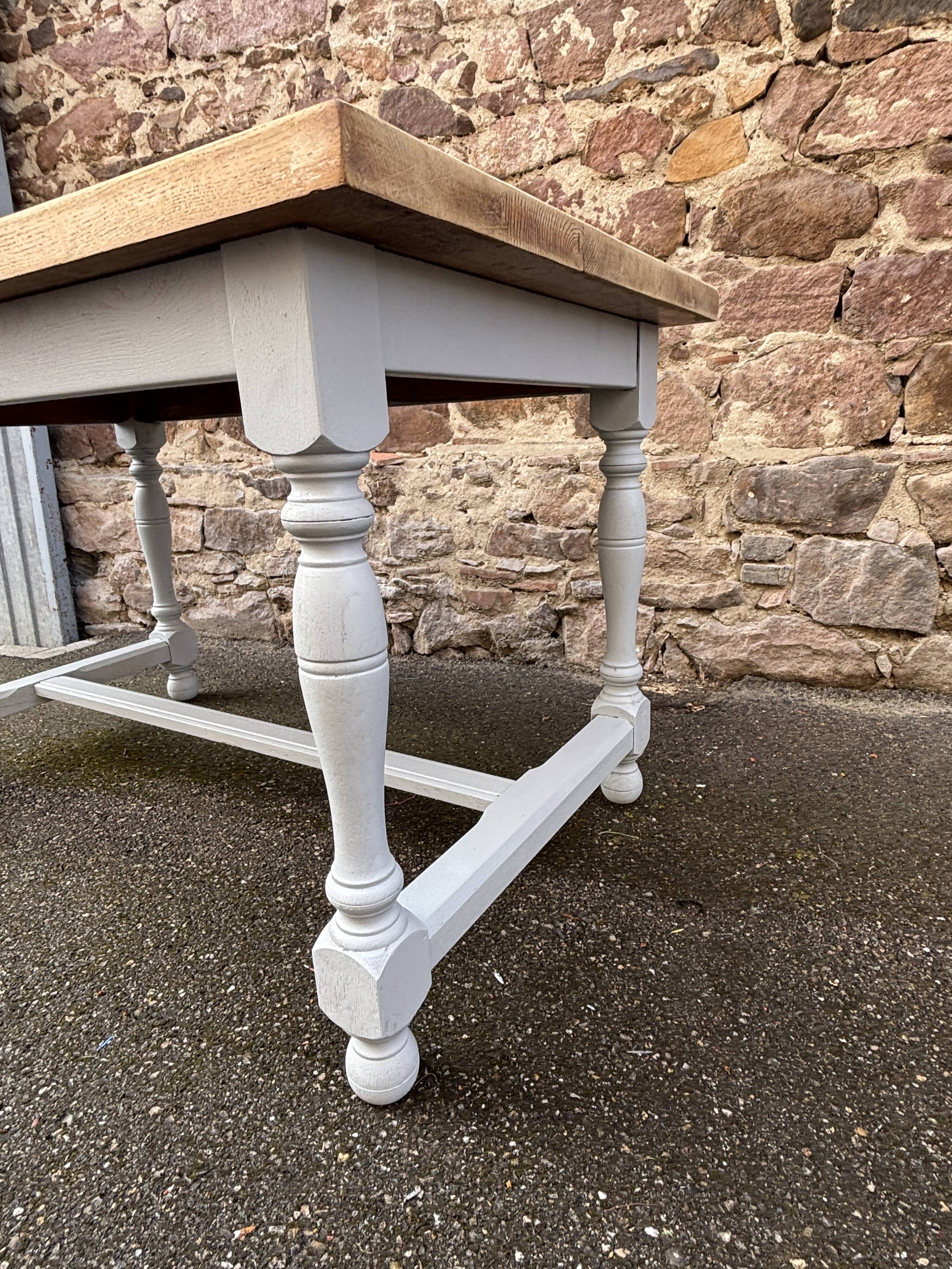 Rustic Provençal oak table