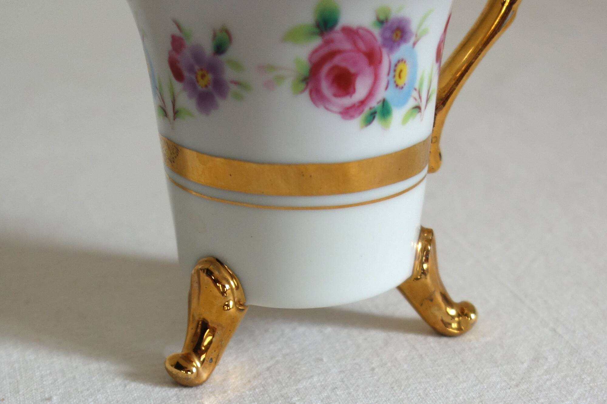 Pair of Japanese porcelain cups and saucers by Ohashi China