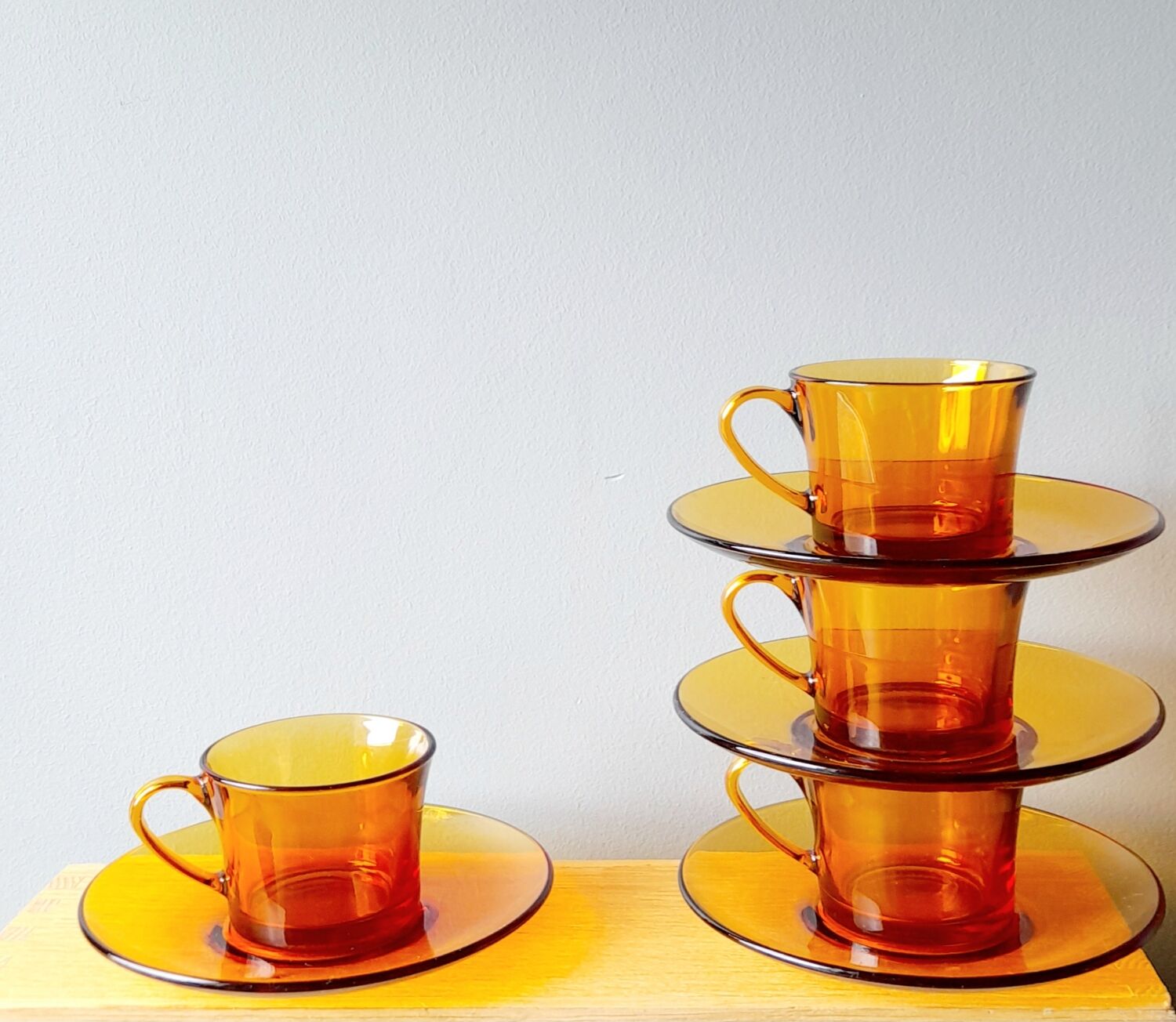 Amber coffee cups 70s