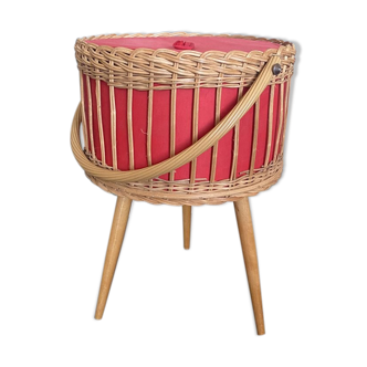 Vintage sewing basket in rattan 1950s