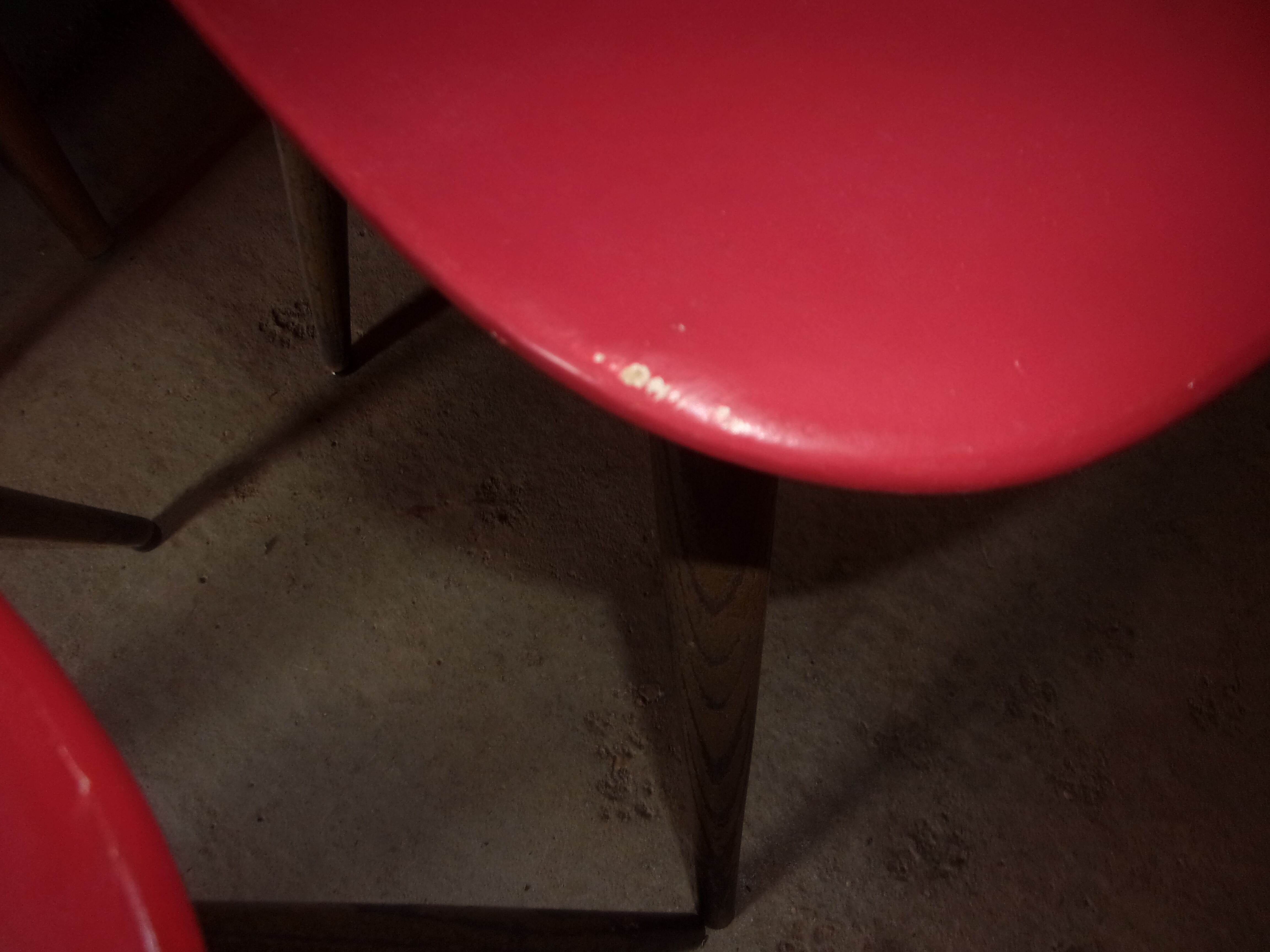 lot of 5 chairs 1950 1960 red feet compass