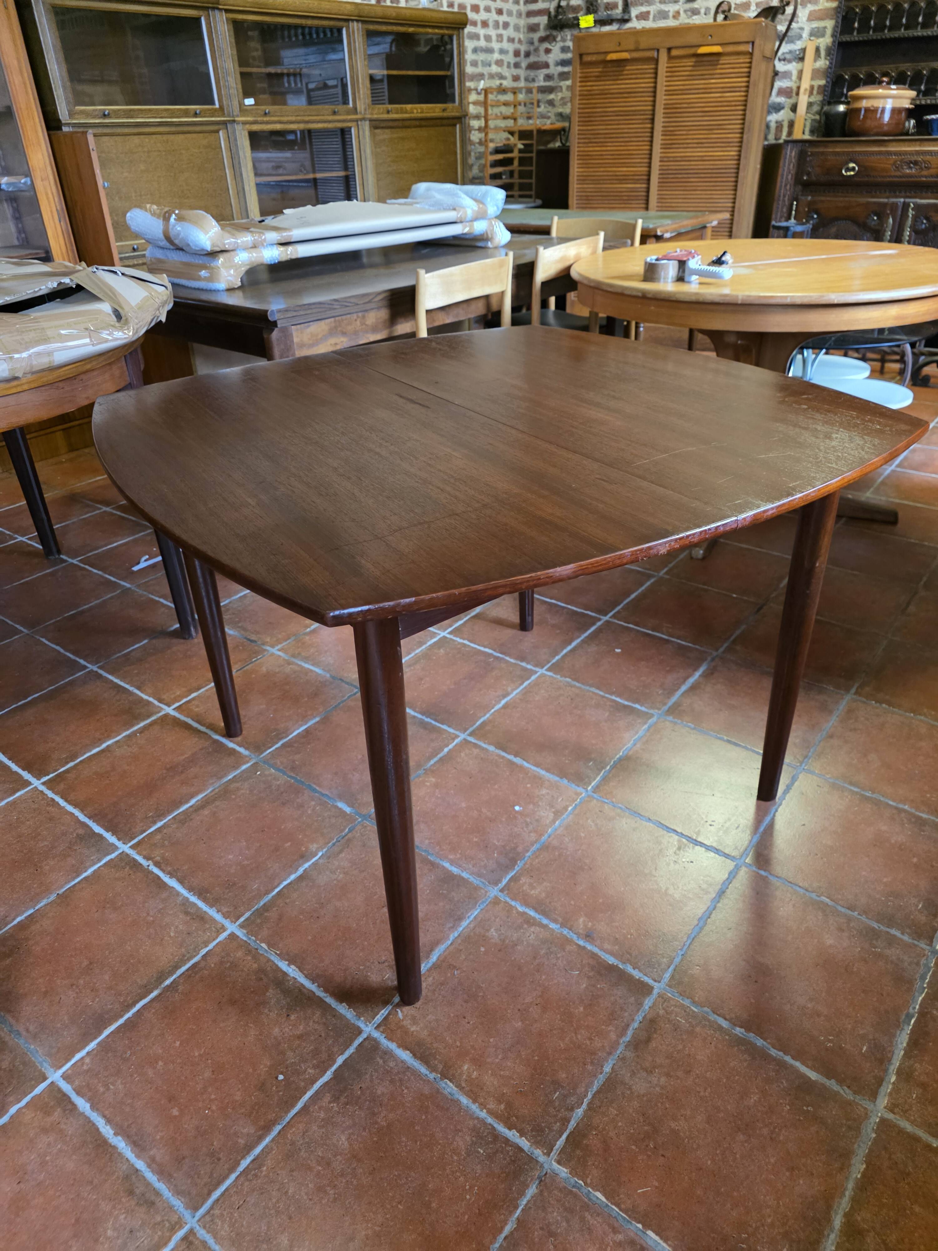 Scandinavian extendable teak table from the 1960s (butterfly extension)