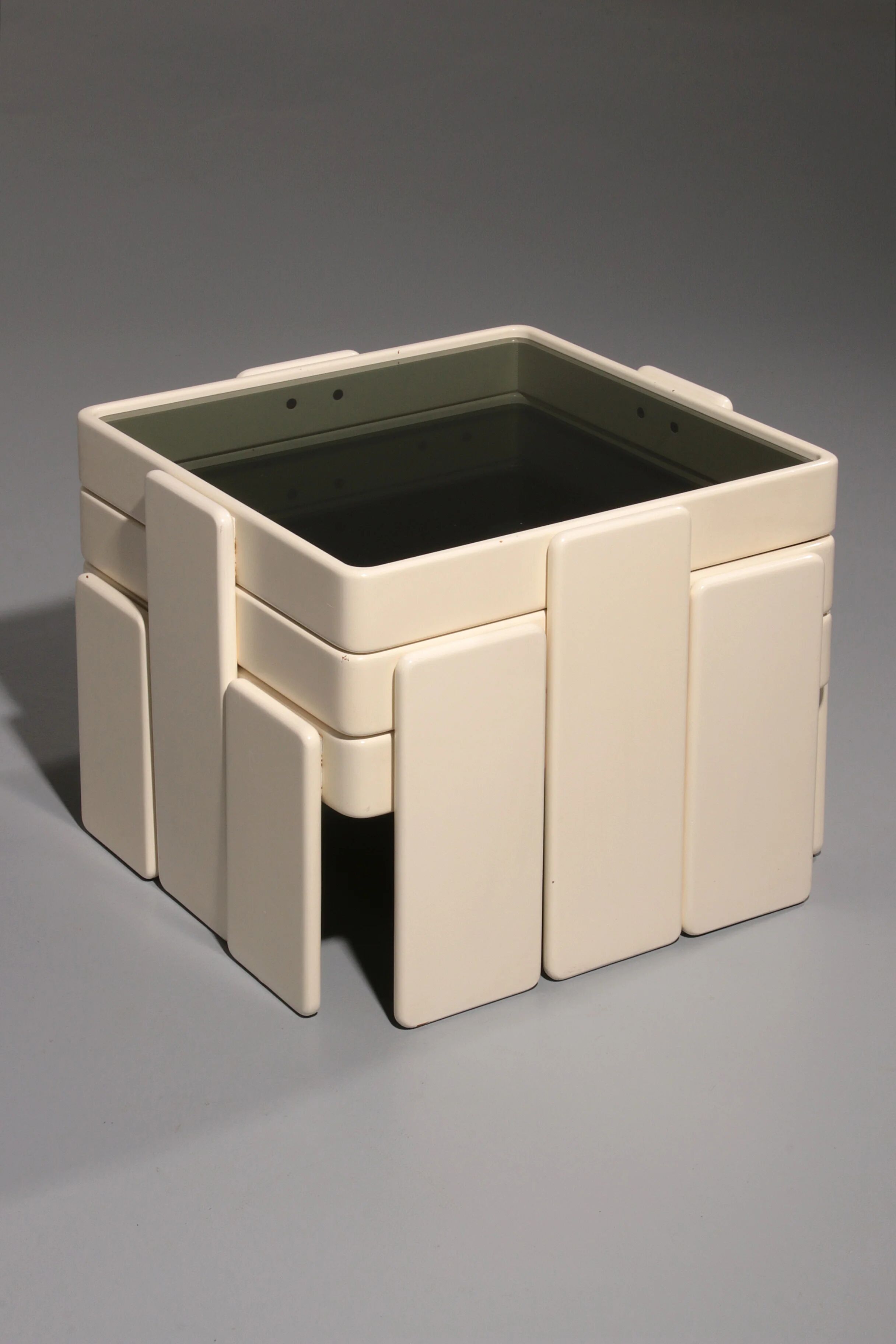 Gianfranco Frattini stacking tables for Cassina – original off-white lacquer