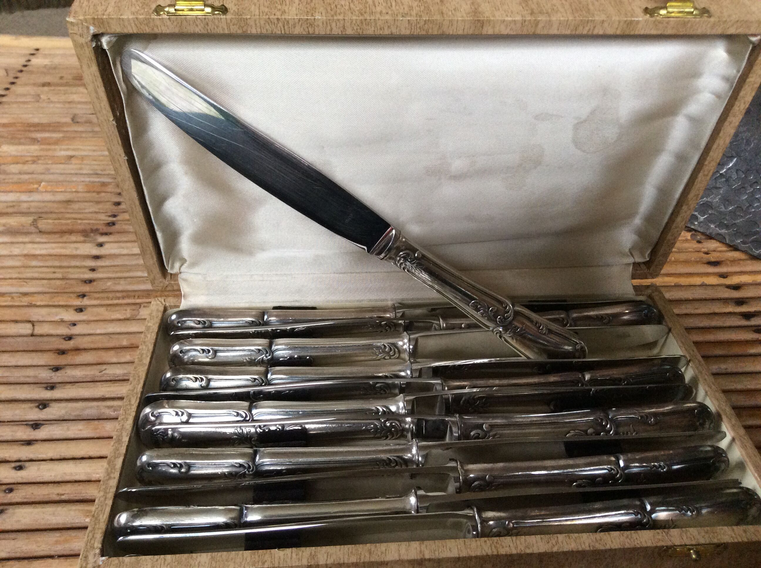 12 cheese knives