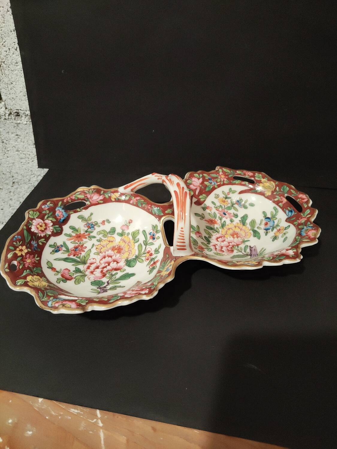 Double porcelain servant with floral decoration, polychrome and gilding – f