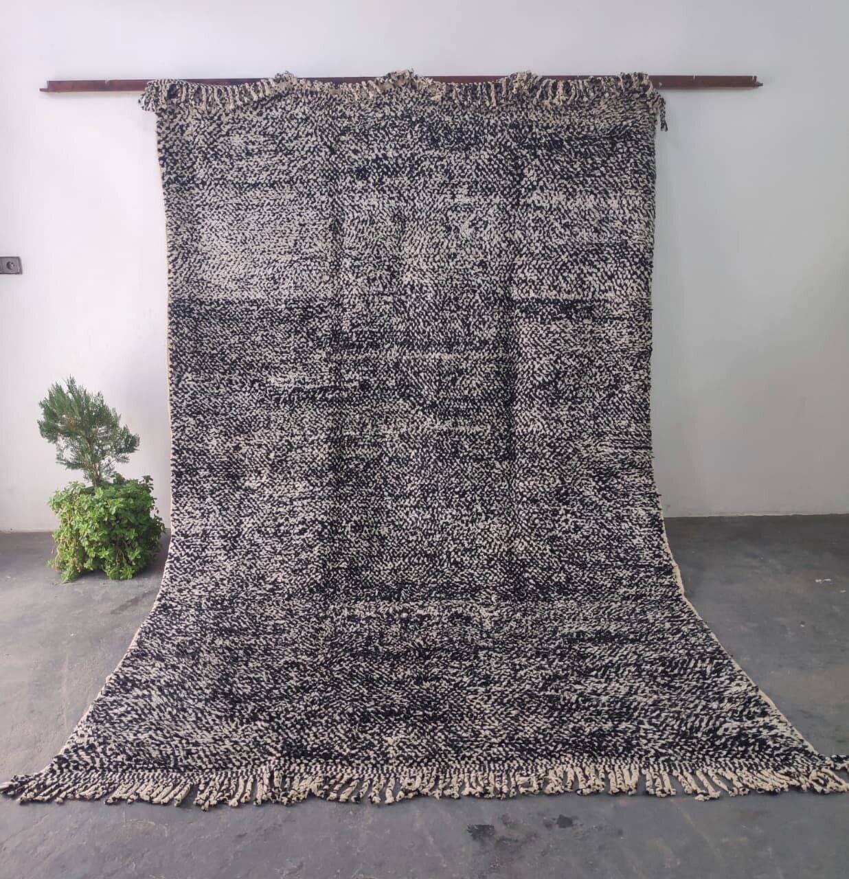 Large Black and Cream Beni Ourain Style Wool Rug 300x200cm