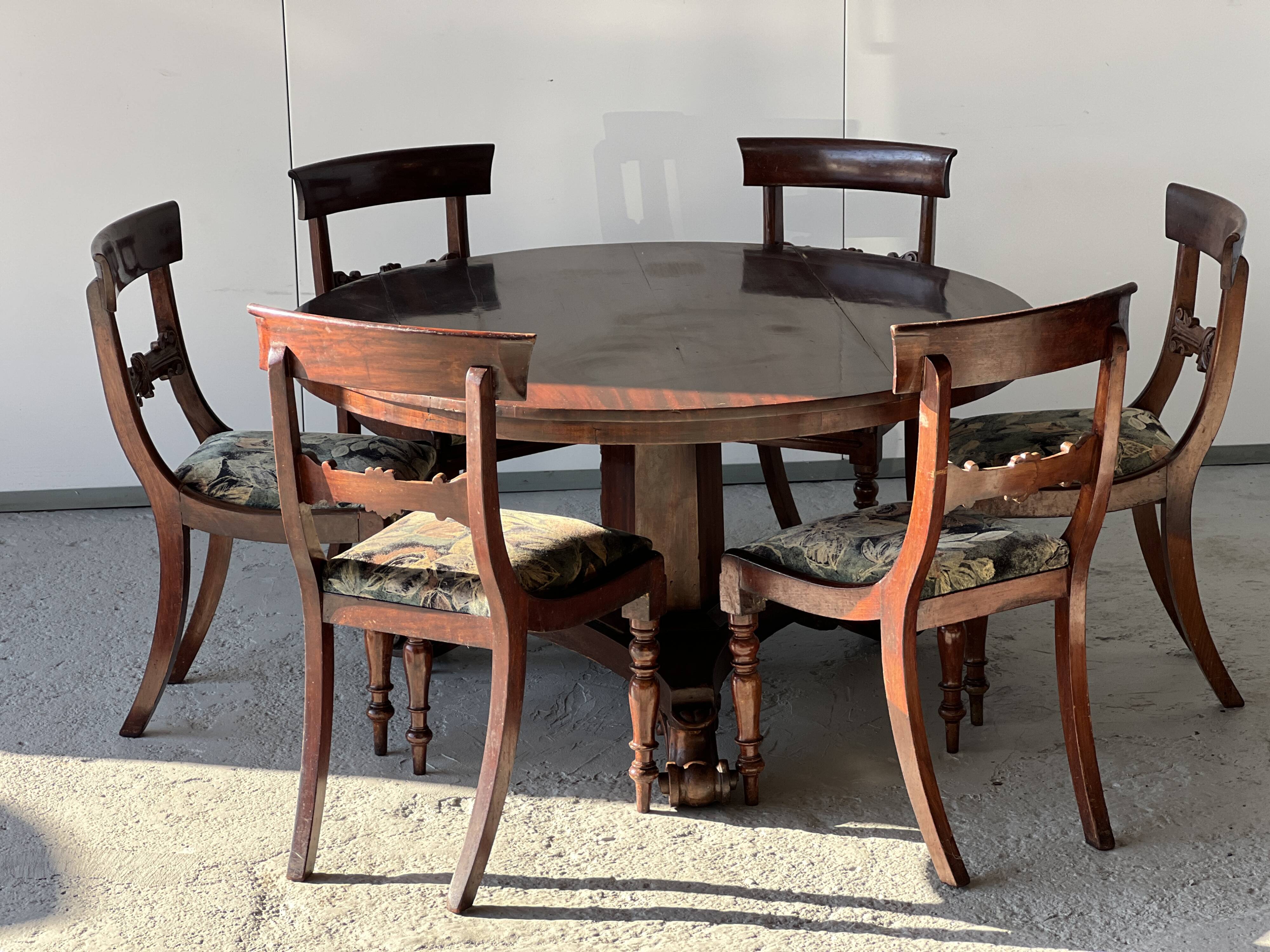 19th century mahogany dining room table and chair set, England, 1850s