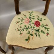 Paire de chaises Louis Philippe tapisserie au petit point