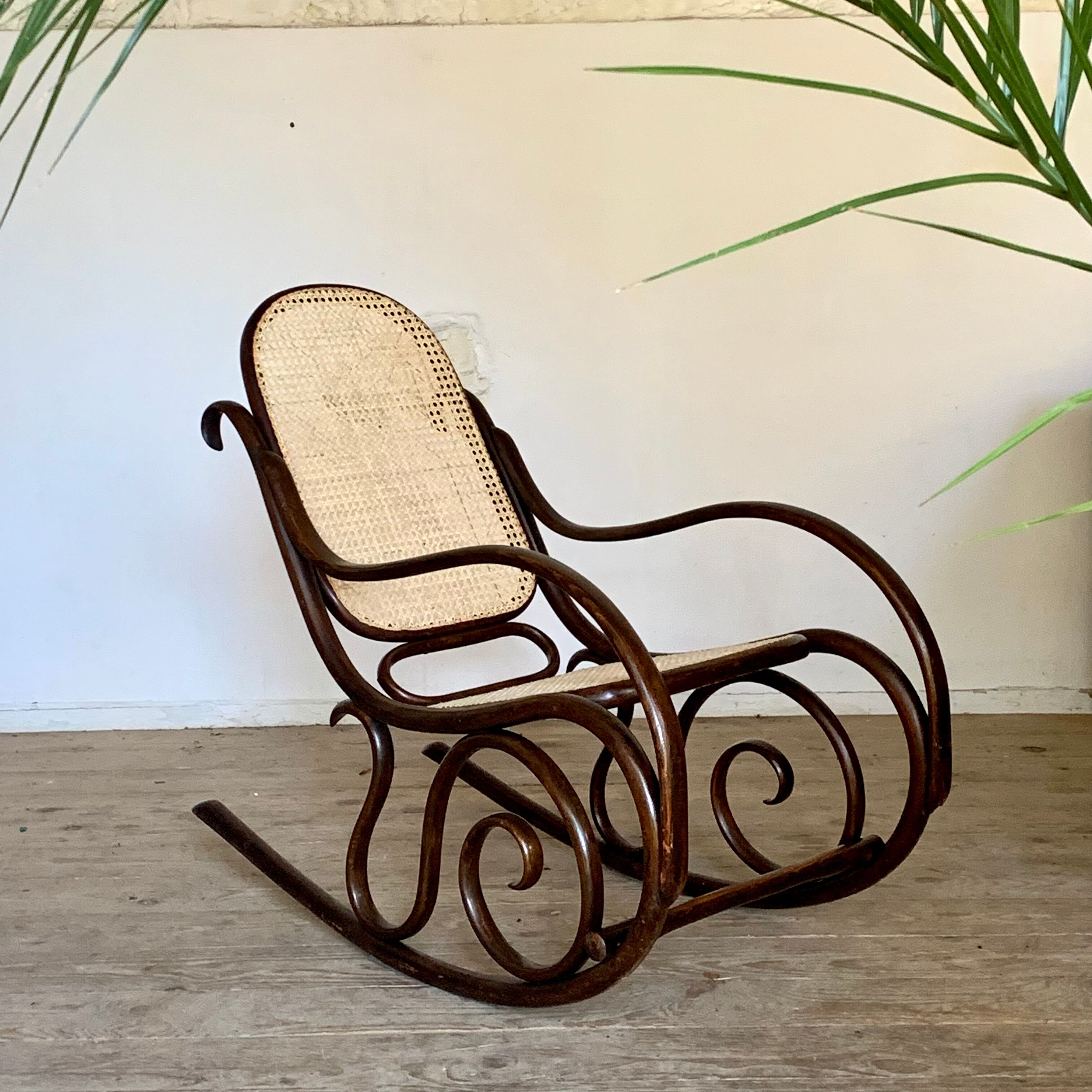 Vintage rocking chair Jakob and Josef Kohn