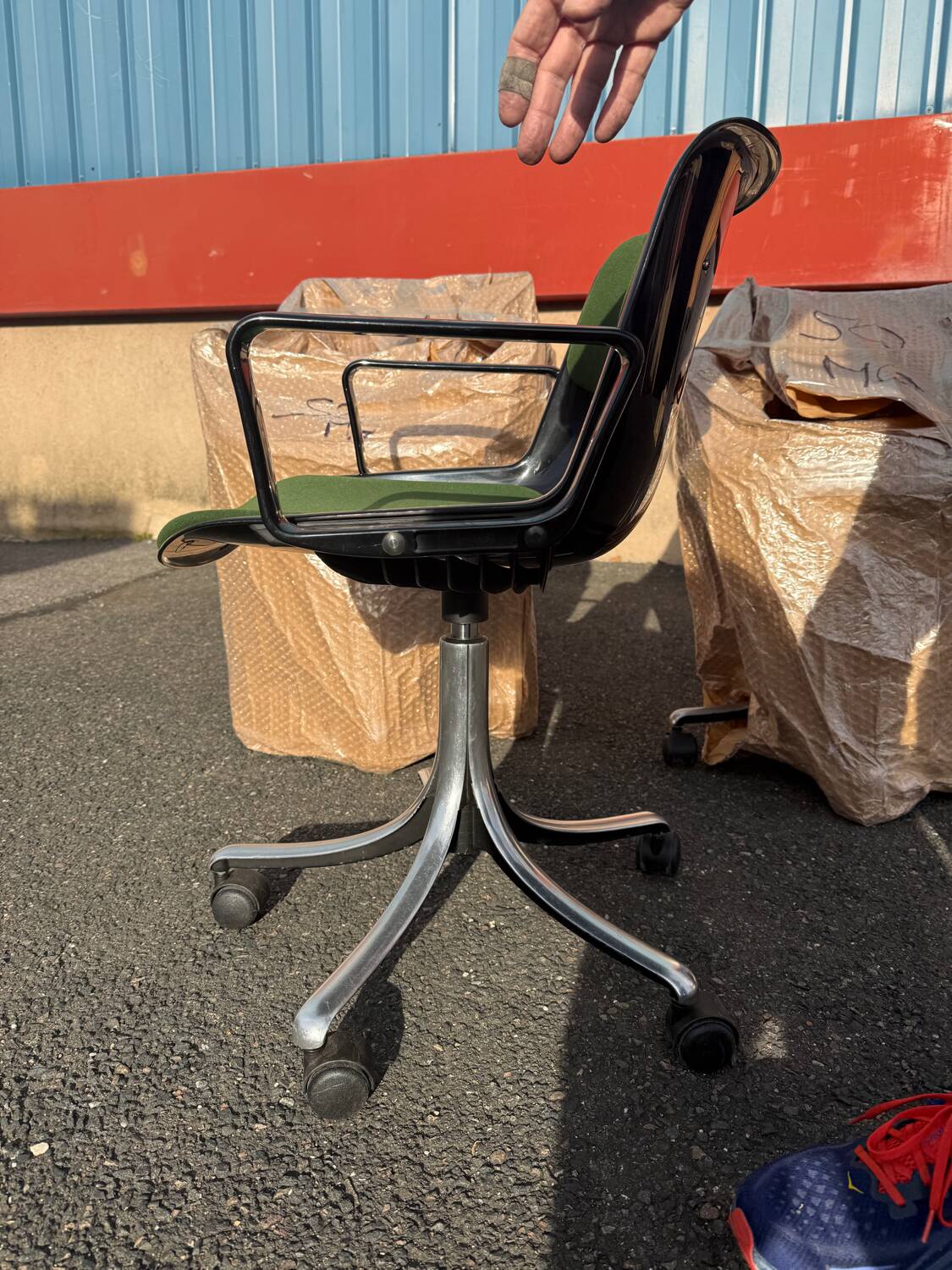 Tecno Modus Armchair