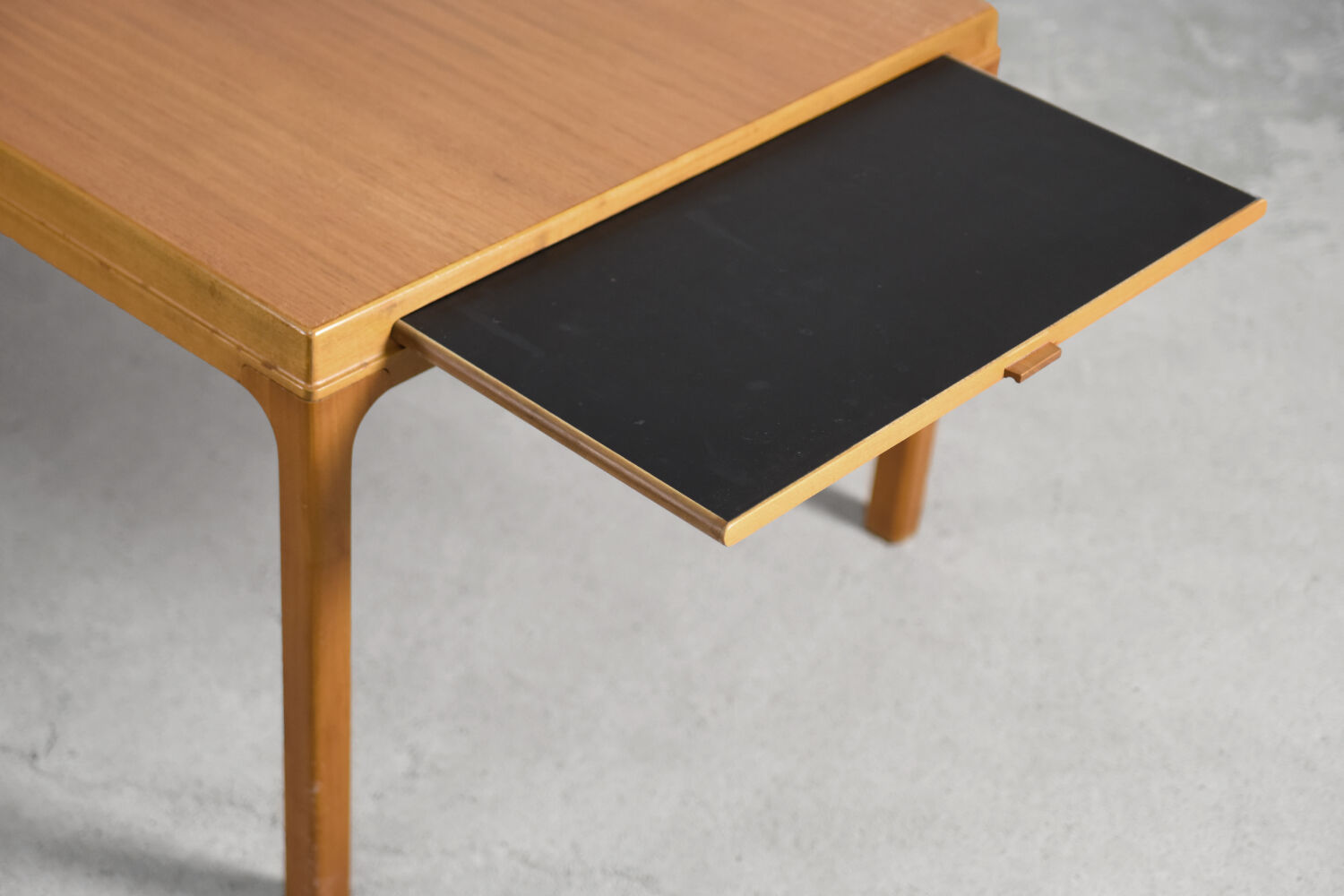 Mid-Century Modern Oak Coffee Table with Pull-Out Black Tops, 1960s