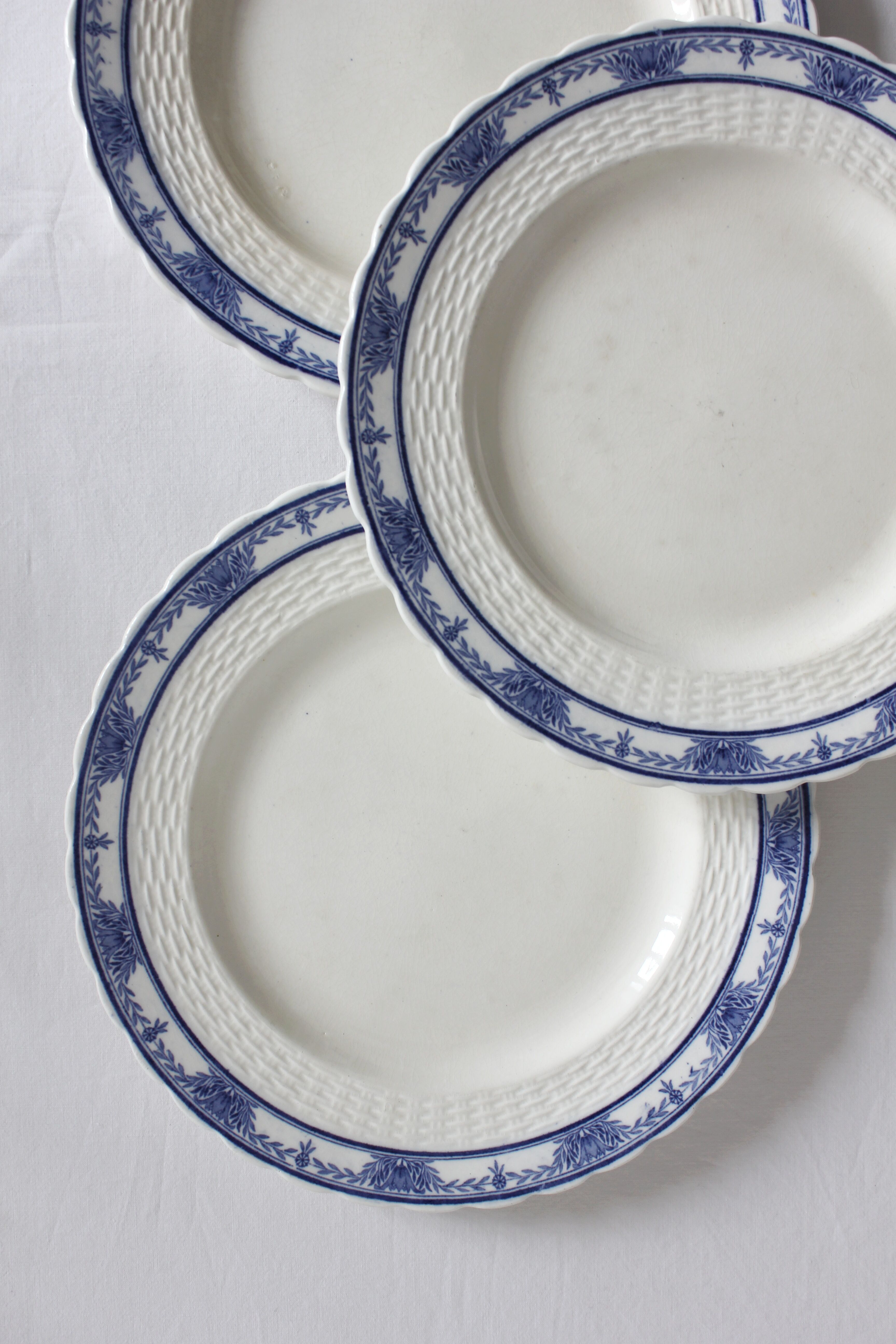 3 Mintons "Greenore" ironstone dinner plates