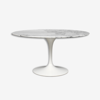 Table tulip par Eero Saarinen pour Knoll