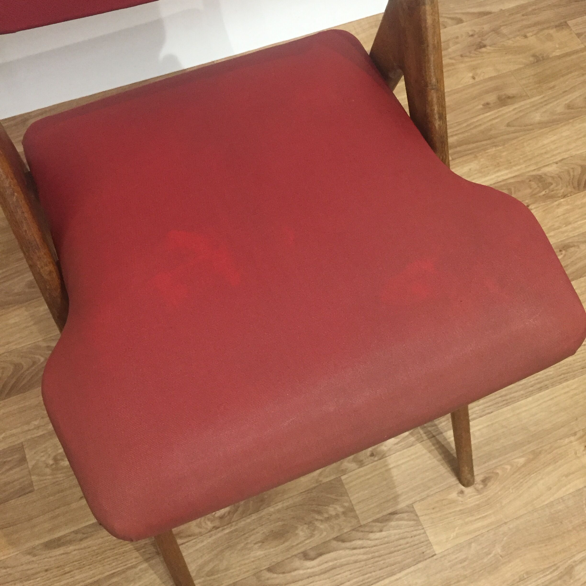 Chaise Guermonprez rouge