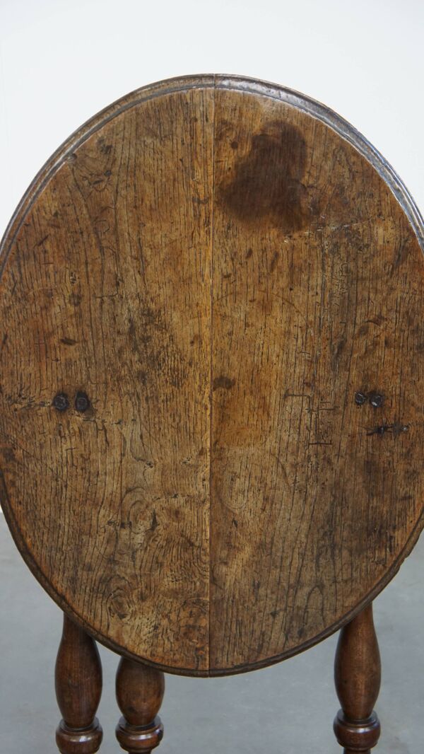 Table d'appoint ancienne du début du XVIIe siècle
