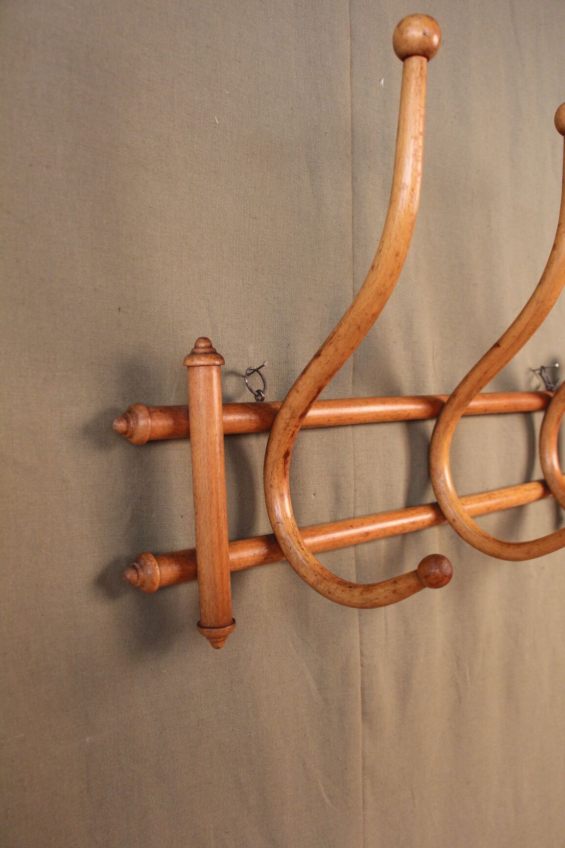Fischel wall coat rack