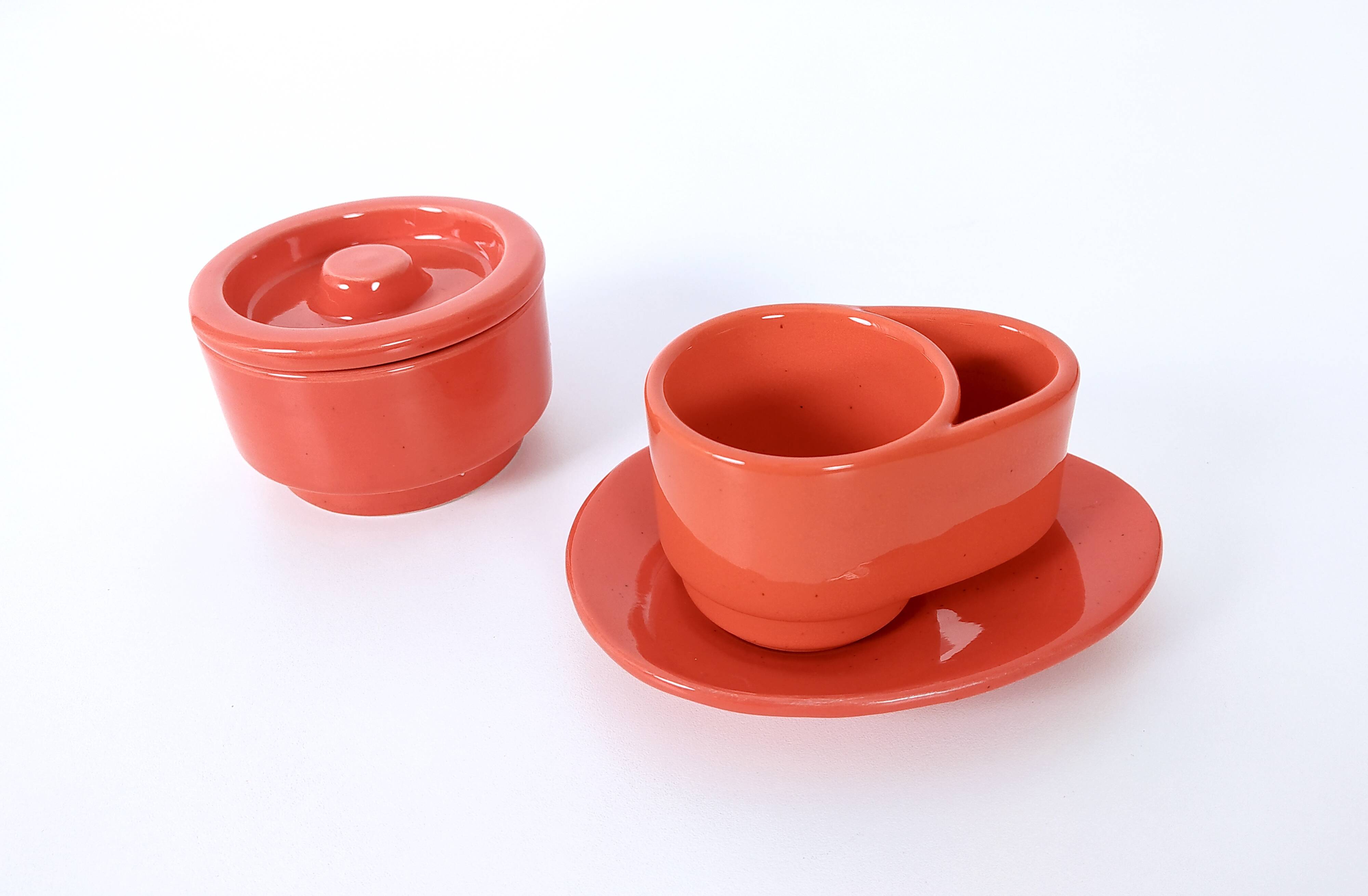 Set of Six Postmodern Vermilion Cups, Sugar Bowl and Plate by Parravicini