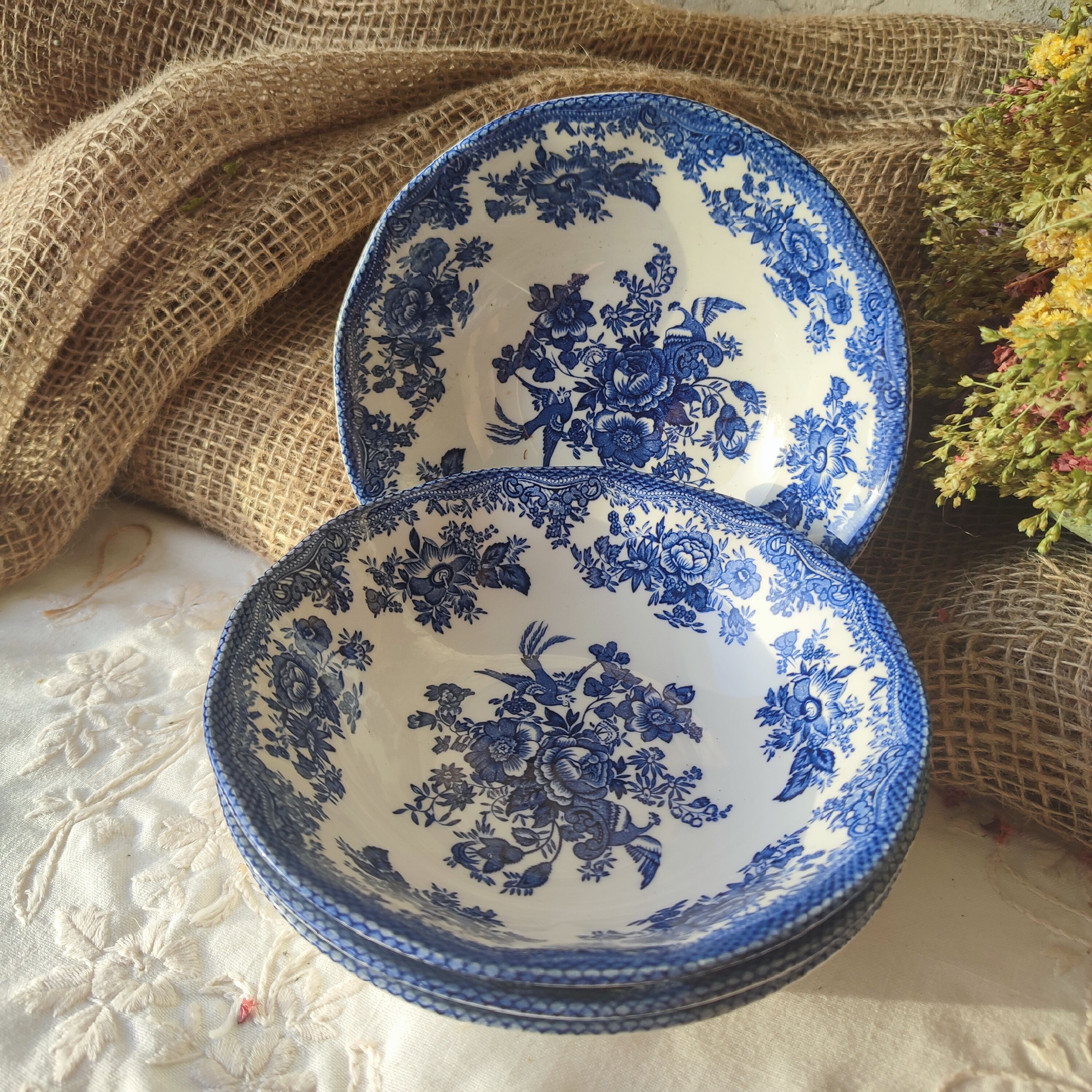 Set of 4 bowls in English porcelain Unicorn Tableware