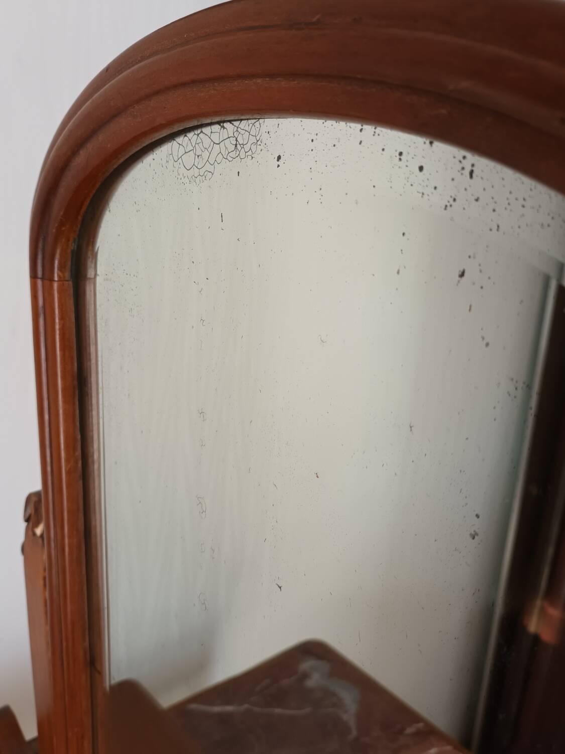 Retro cherry wood marble hairdresser