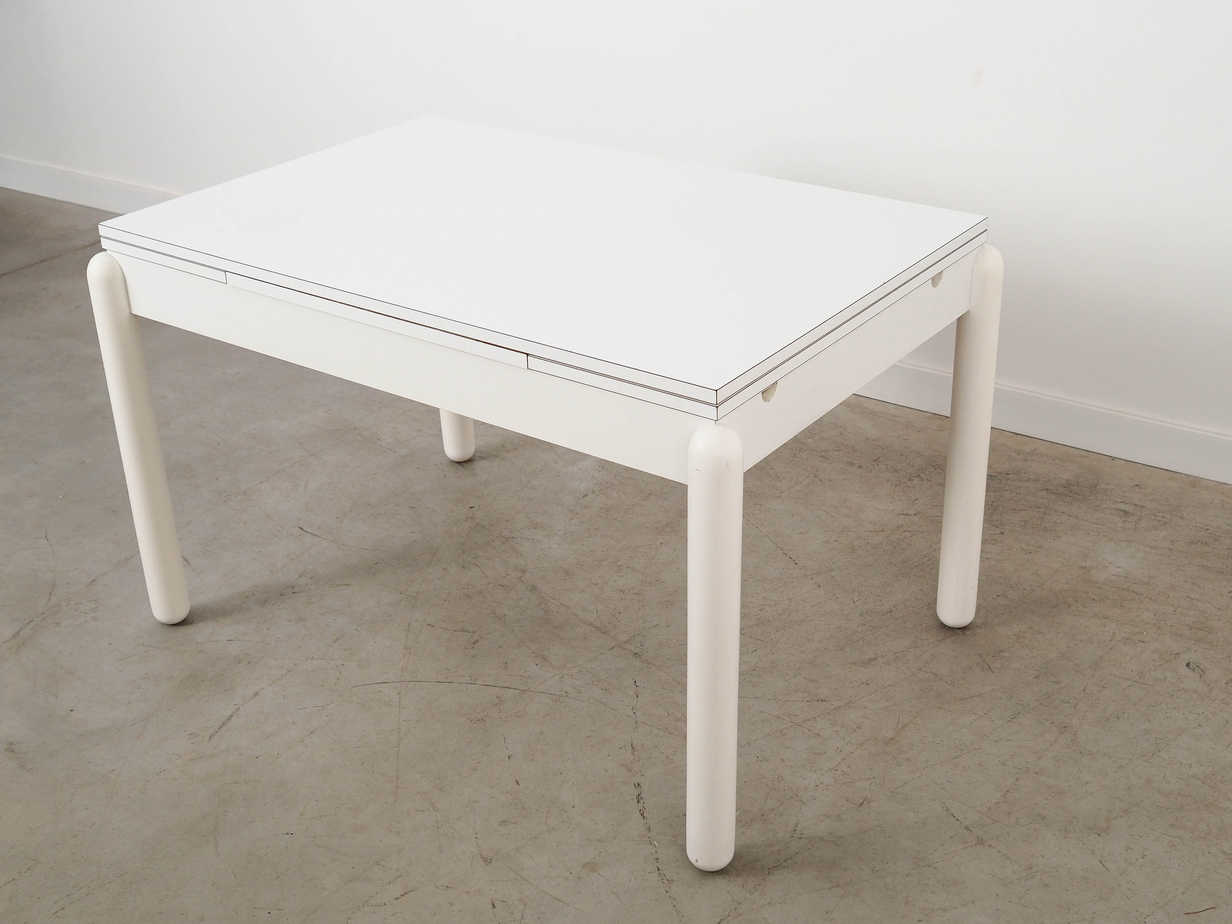 White extendable table, Italian design, 1980s, made in Italy
