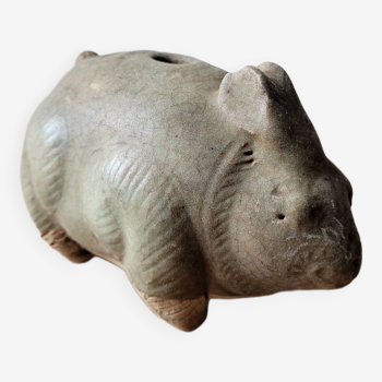 Zoomorphic sandstone lime pot