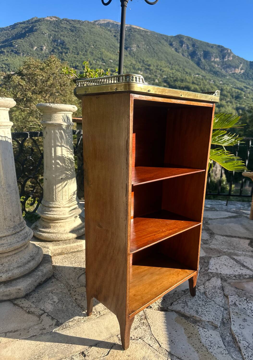 Small Louis XV style mahogany bibus.