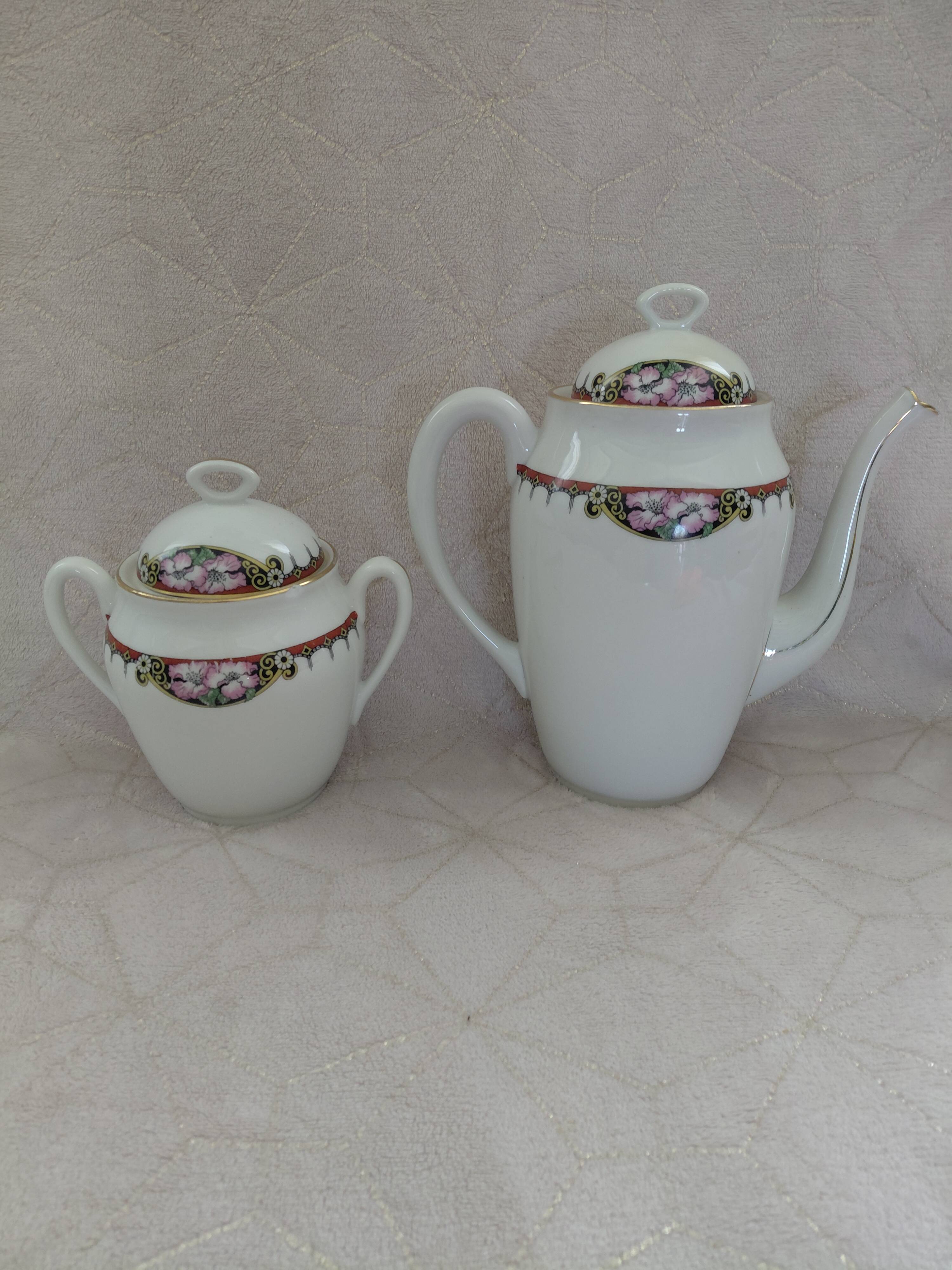 Théière et sucrier en porcelaine de Limoges