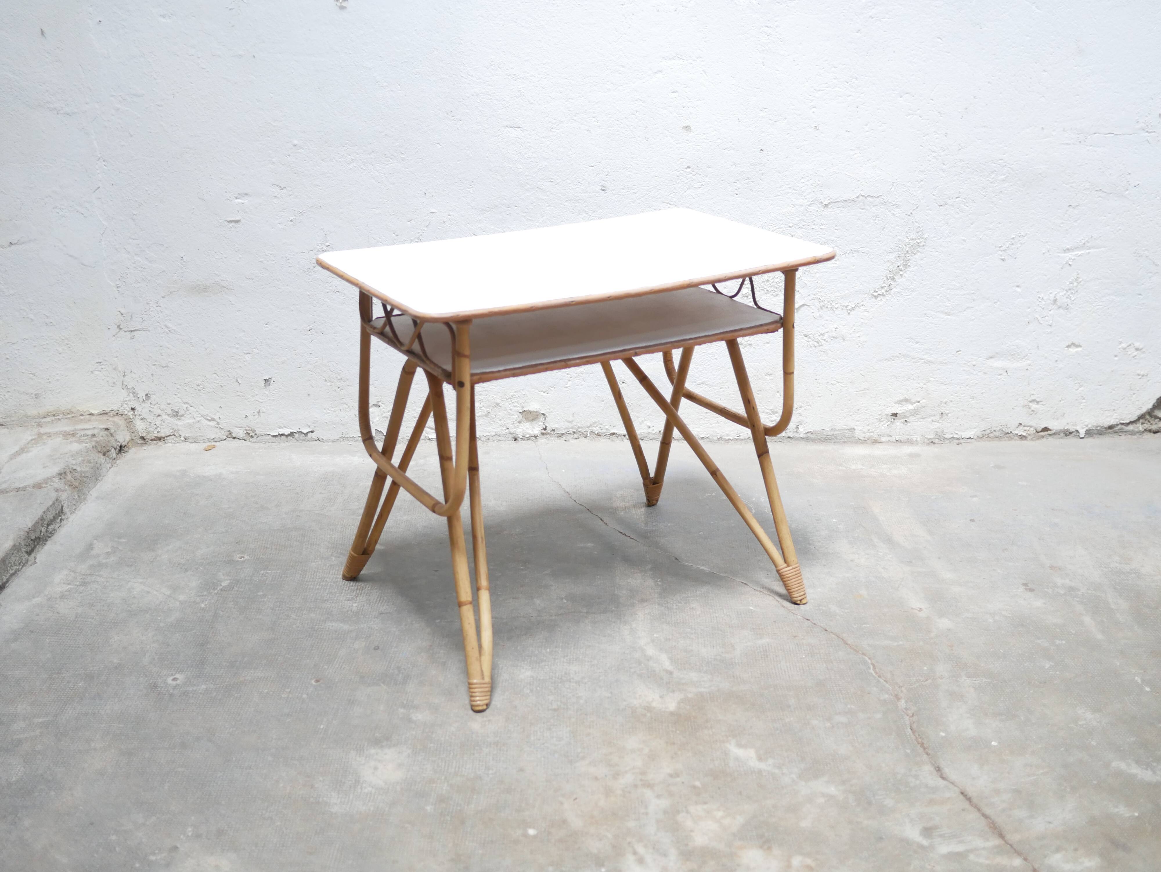 Bureau vintage en rotin