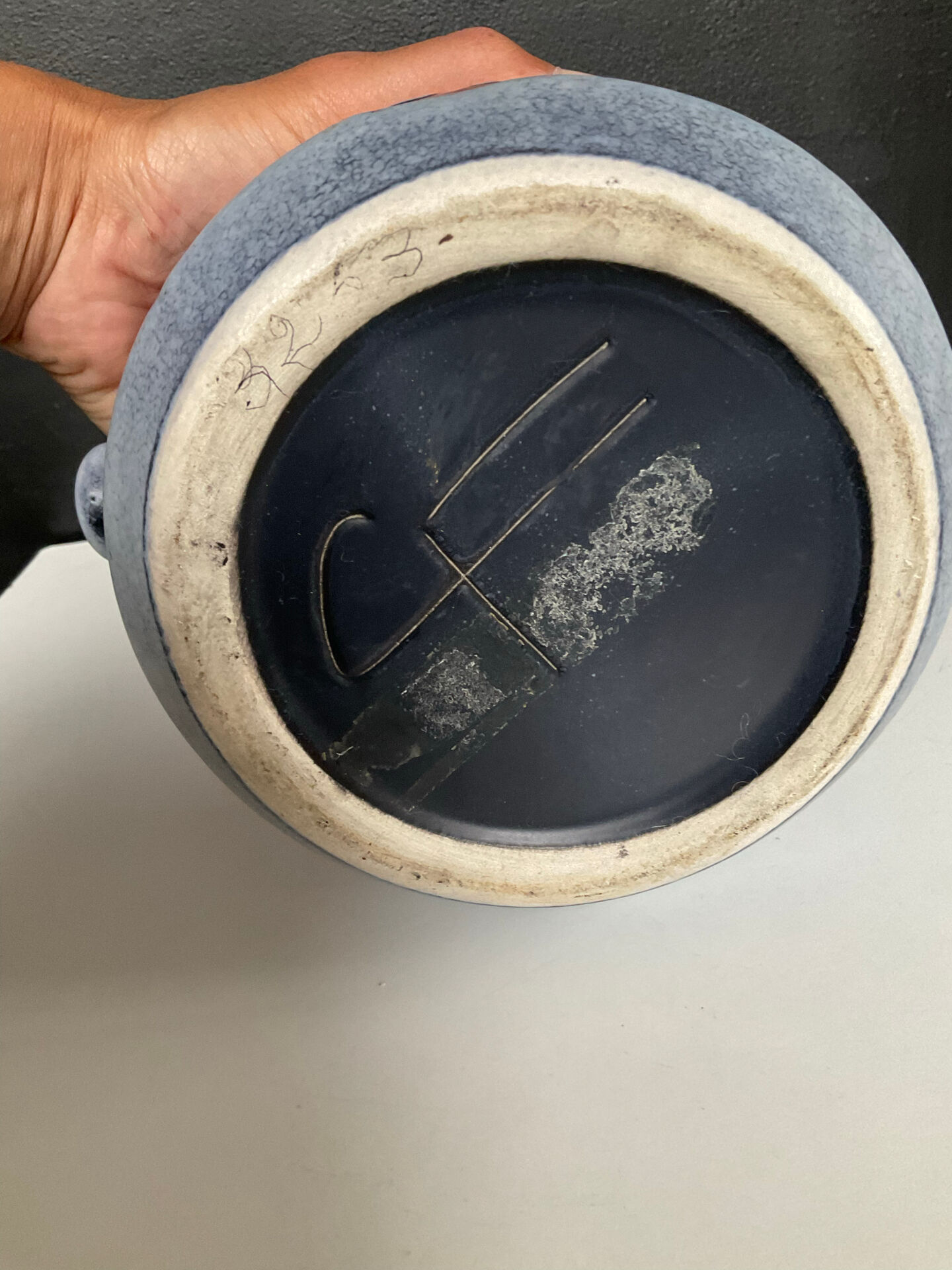 Vintage ceramic bonbonnière from Vallauris, signed.