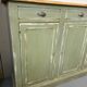 Buffet ancien patiné vert – 4 portes & 4 tiroirs – Plateau bois