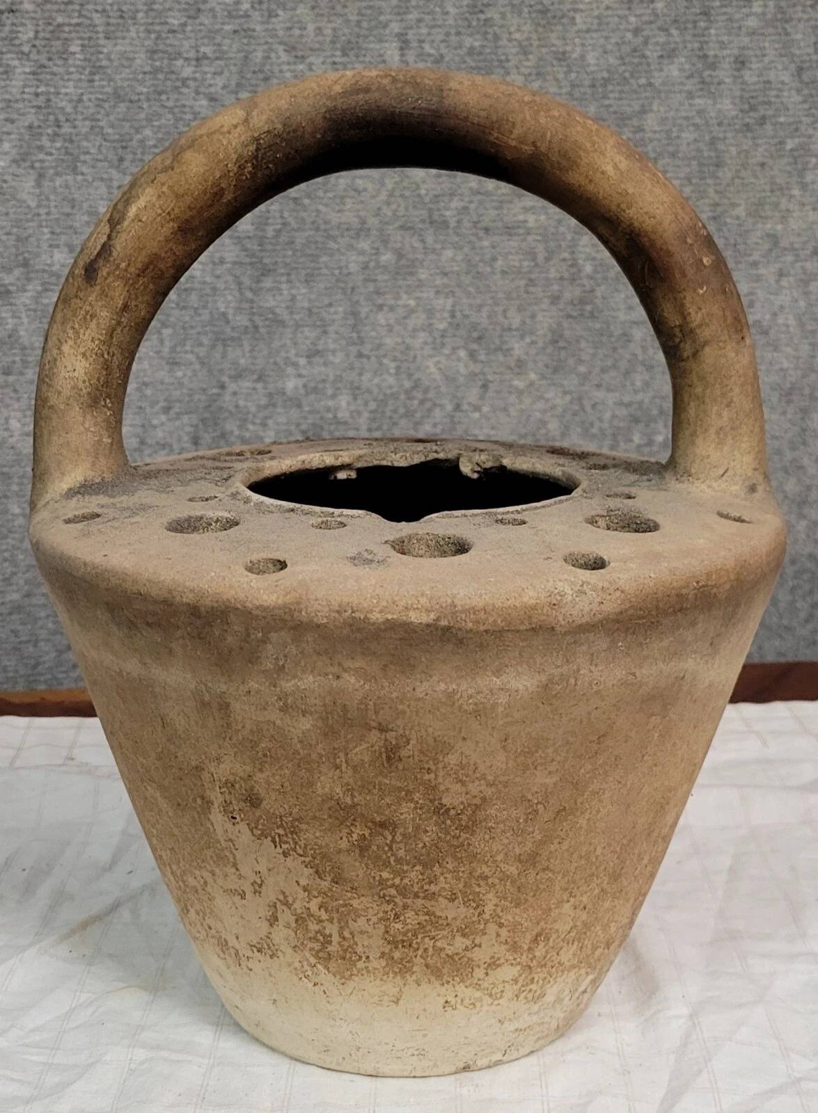 Old traditional Kabyle / Berber terracotta pottery