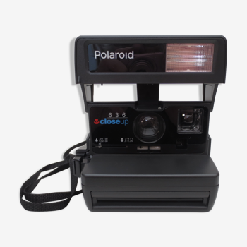 old polaroid camera 636