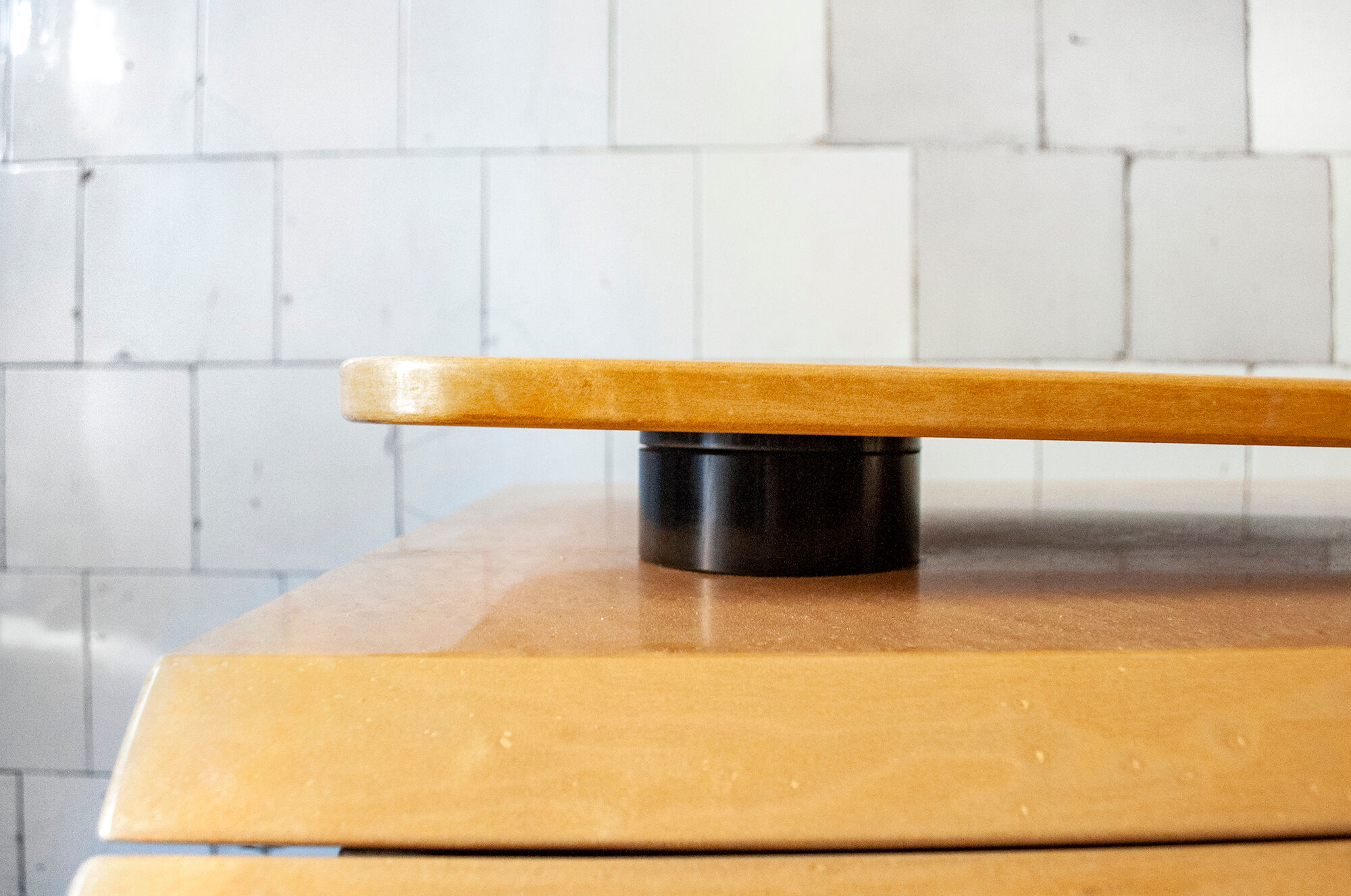 Pair of bedside tables by Giovanni Offredi for Saporiti Italia 1970s