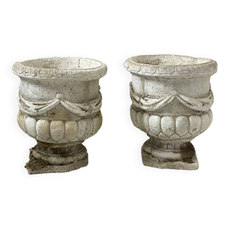Paire de vases Médicis en pierre reconstituée