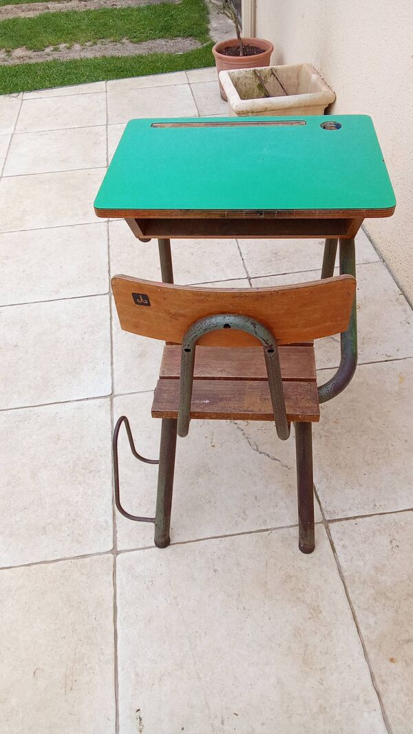 Ancien bureau d'école vintage