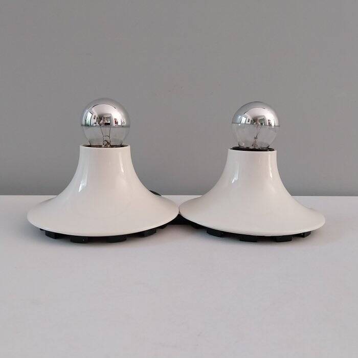 Pair of "Teti" wall lights Vico Magistretti, Artemide