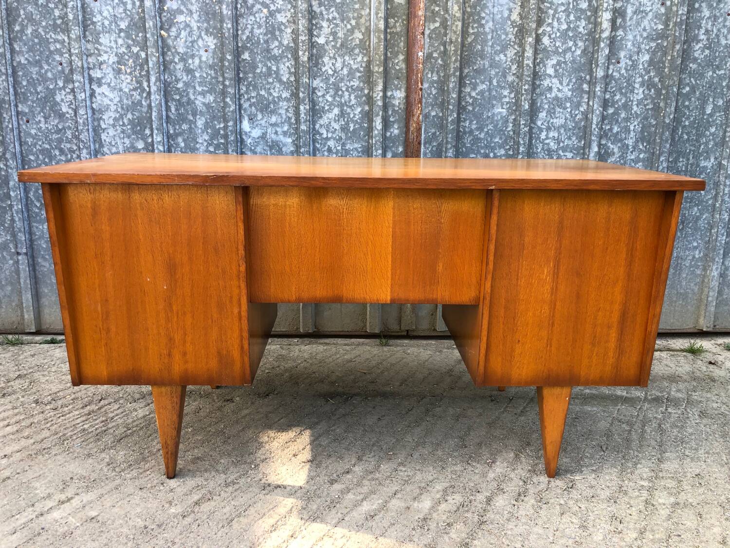 Bureau vintage à pieds compas en chêne