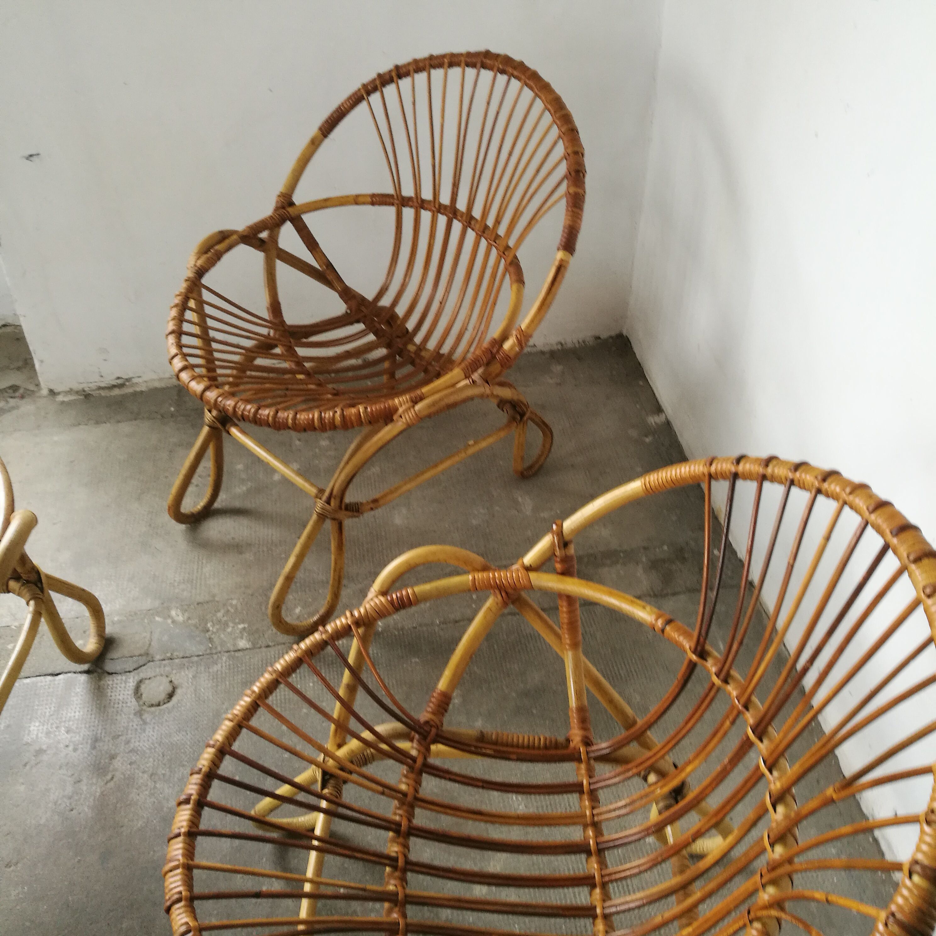 Rattan set 2 armchairs and 1 table